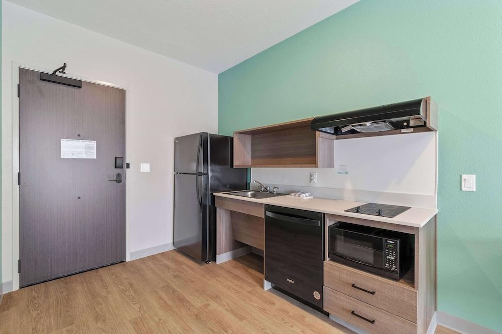 ECHO Suites Extended Stay by Wyndham Houston Katy West photo 18