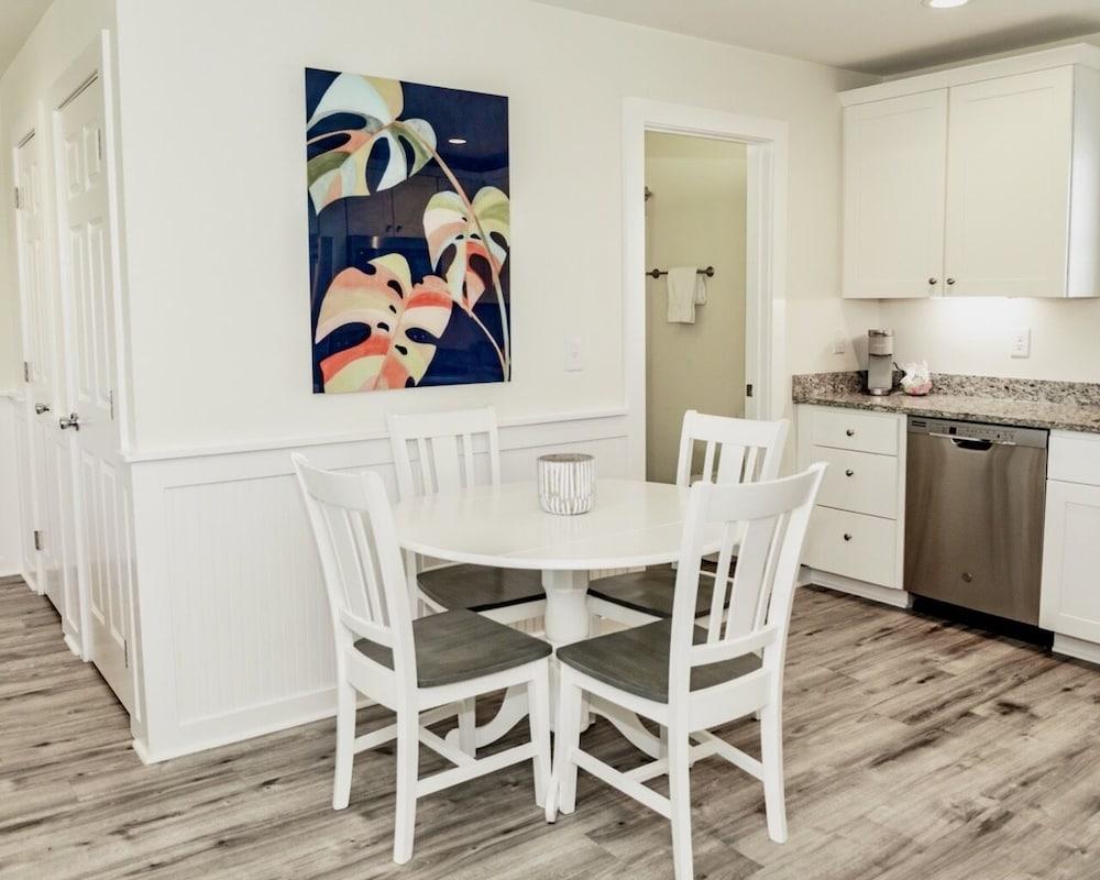 Saltwater Suites photo 20