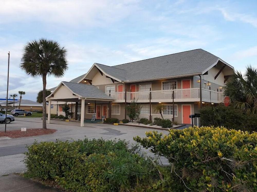 Rockledge Rooms and Rentals — hotel in Rockledge