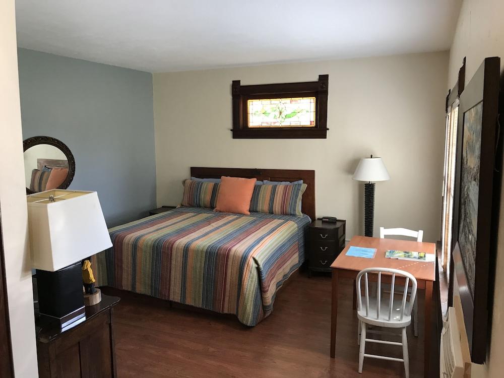 Harbor Light Inn photo 17