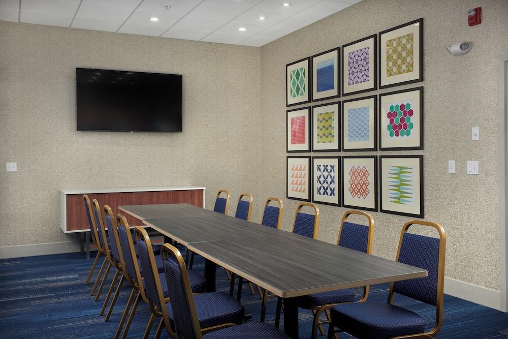 Holiday Inn Express Amherst - Lockport by IHG photo 43