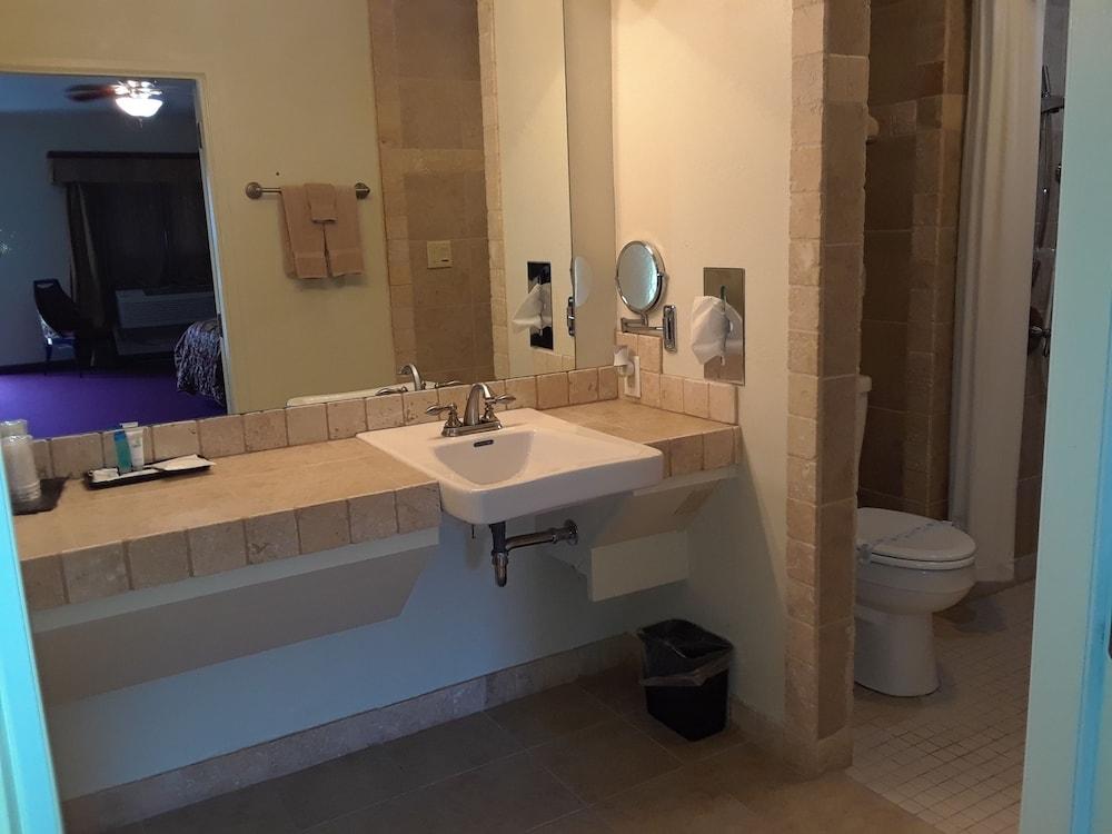 Cedar Glade Resort photo 11