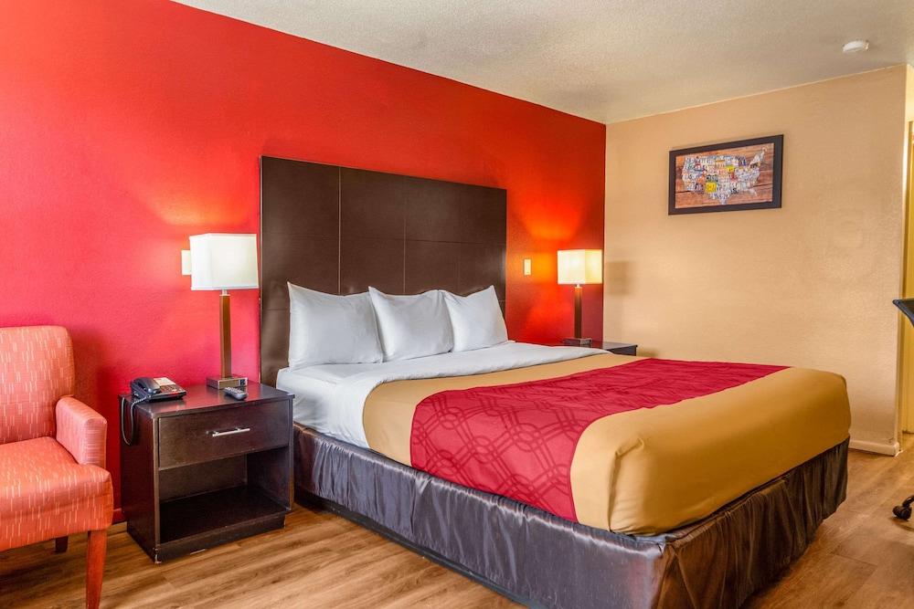 Econo Lodge Meridian South photo 15