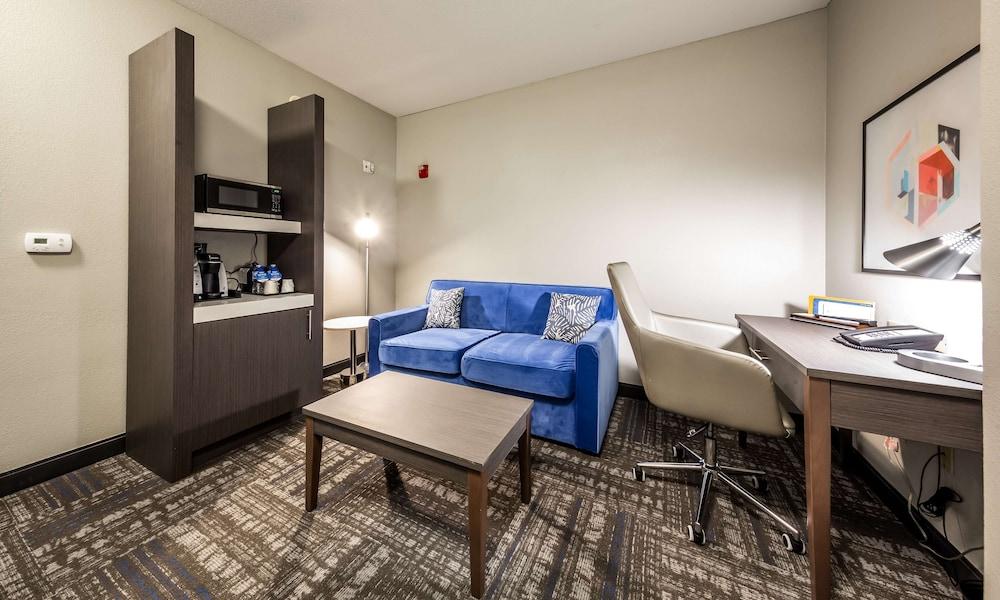 Hilton Garden Inn Beaumont, TX photo 13