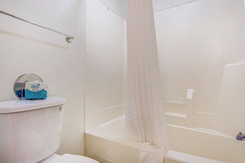Super Sleep Inn photo 41