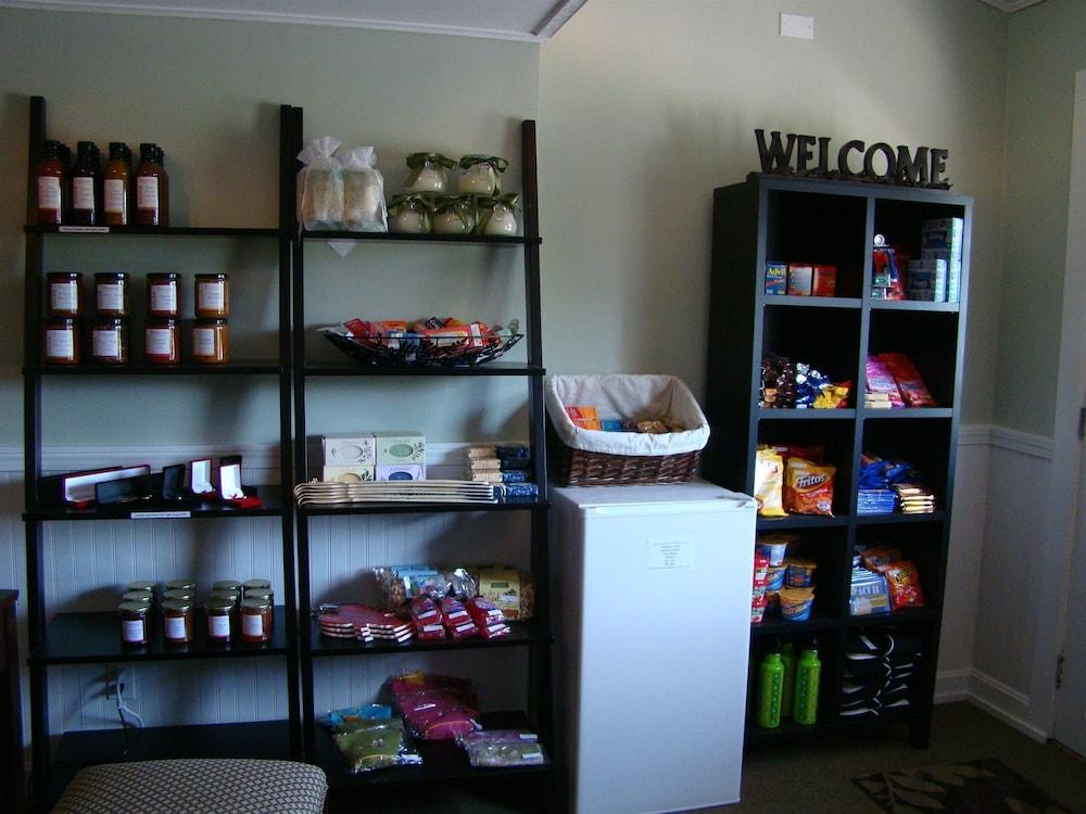 Bay Leaf Cottages & Bistro photo 50
