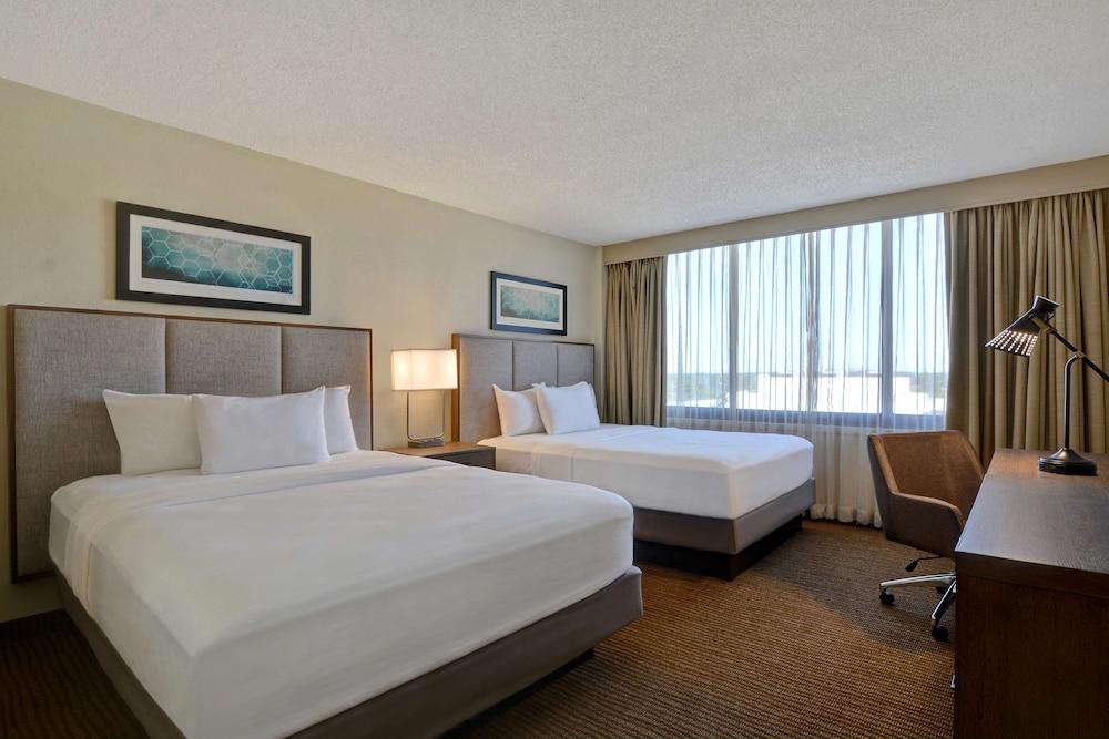 Embassy Suites Hotel Winston-Salem photo 9