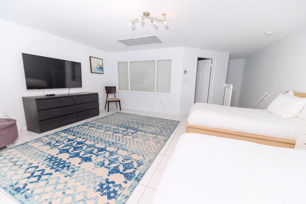 SeaStays Apartments photo 29