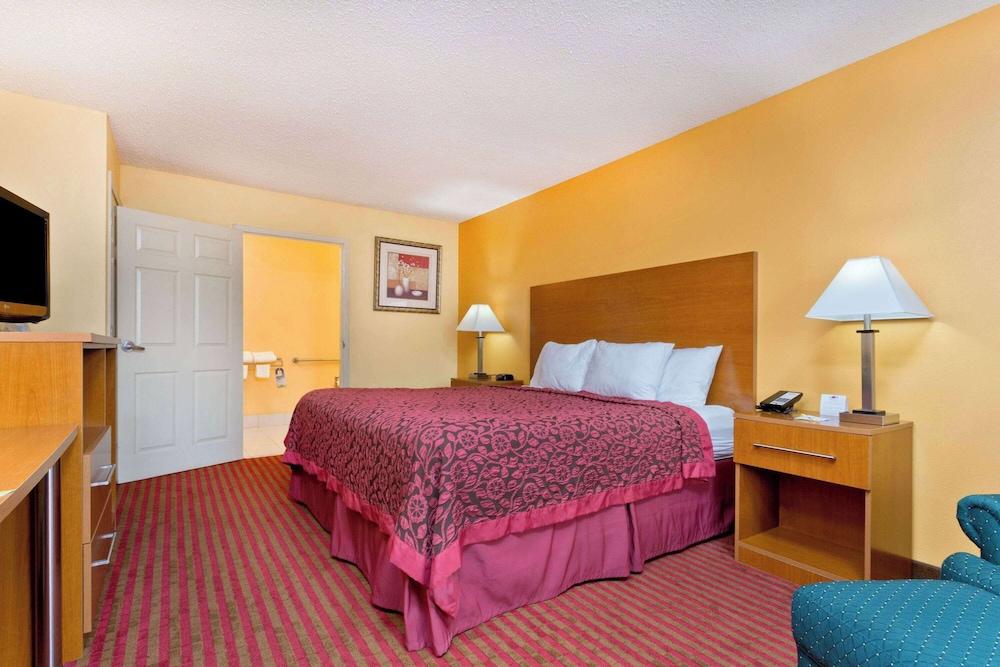Days Inn by Wyndham Franklin photo 24