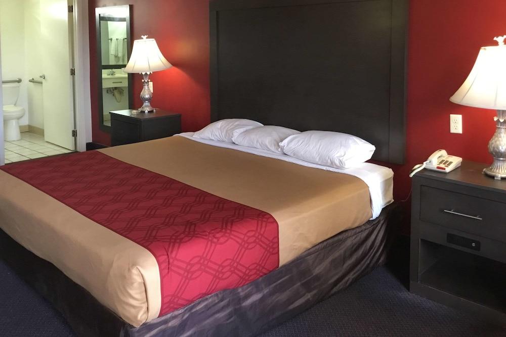 Econo Lodge Ruther Glen photo 9