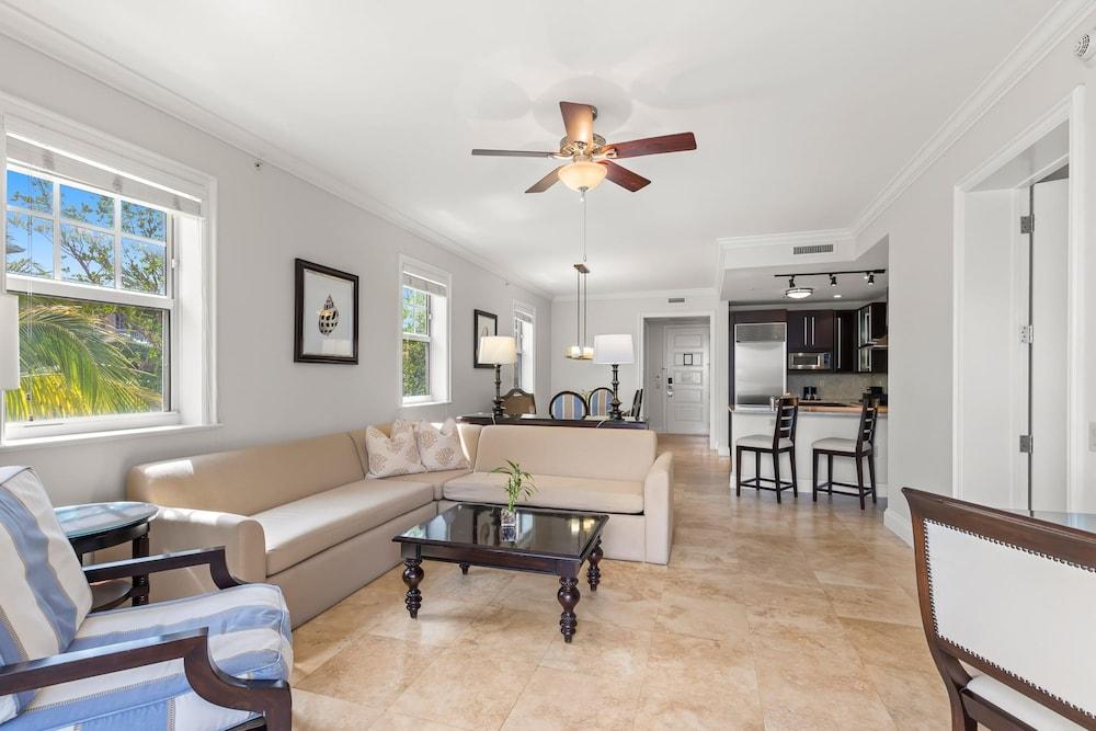 Ocean Front 2BR Residence photo 8