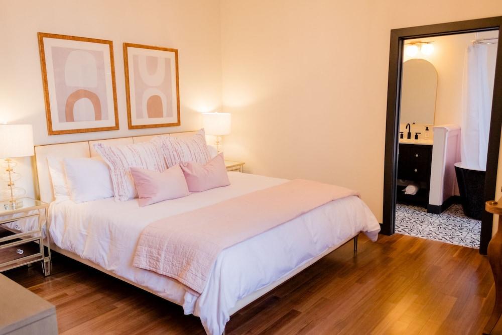 Speakeasy Suites photo 5