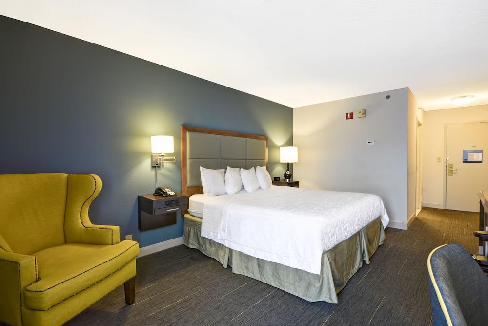 Hampton Inn Sarasota - I-75 Bee Ridge photo 9