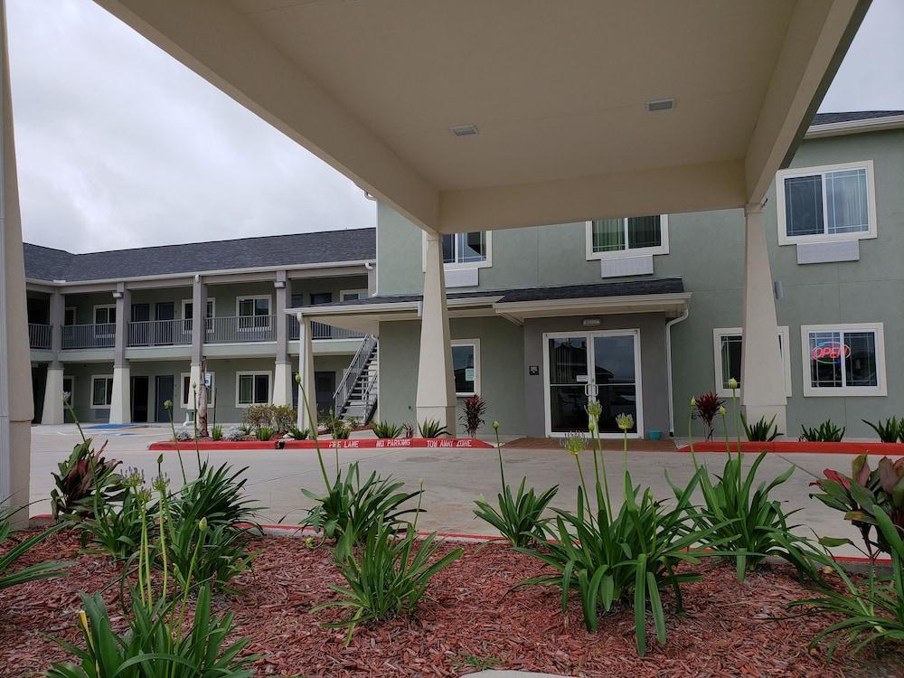 Scottish Inns & Suites photo 20