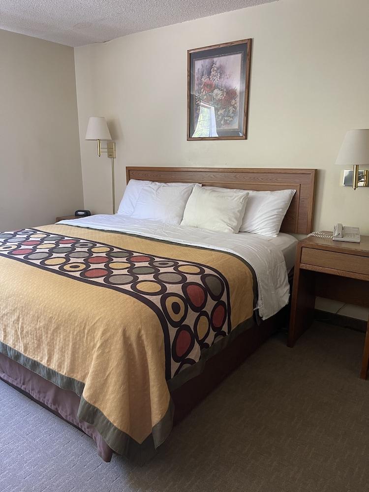 Brookshire Inn photo 22