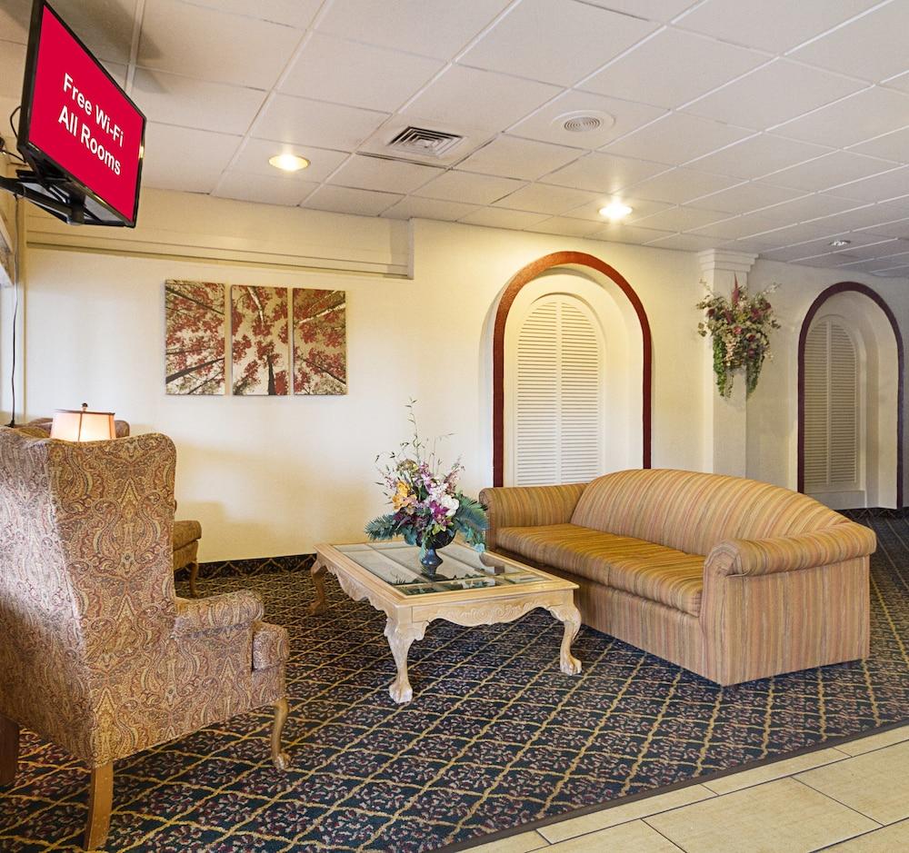 Red Roof Inn Montgomery - Midtown photo 2