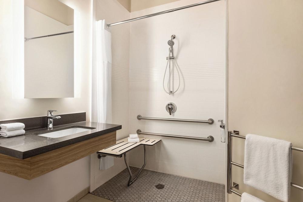 Candlewood Suites Mount Pleasant by IHG photo 71