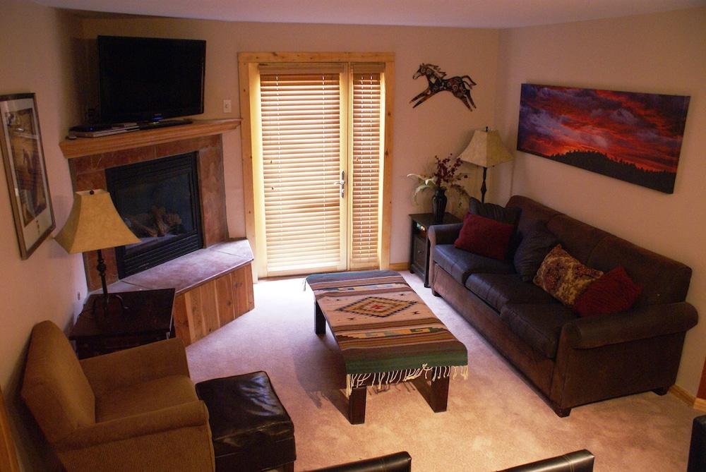 Snakedance Condominiums photo 17