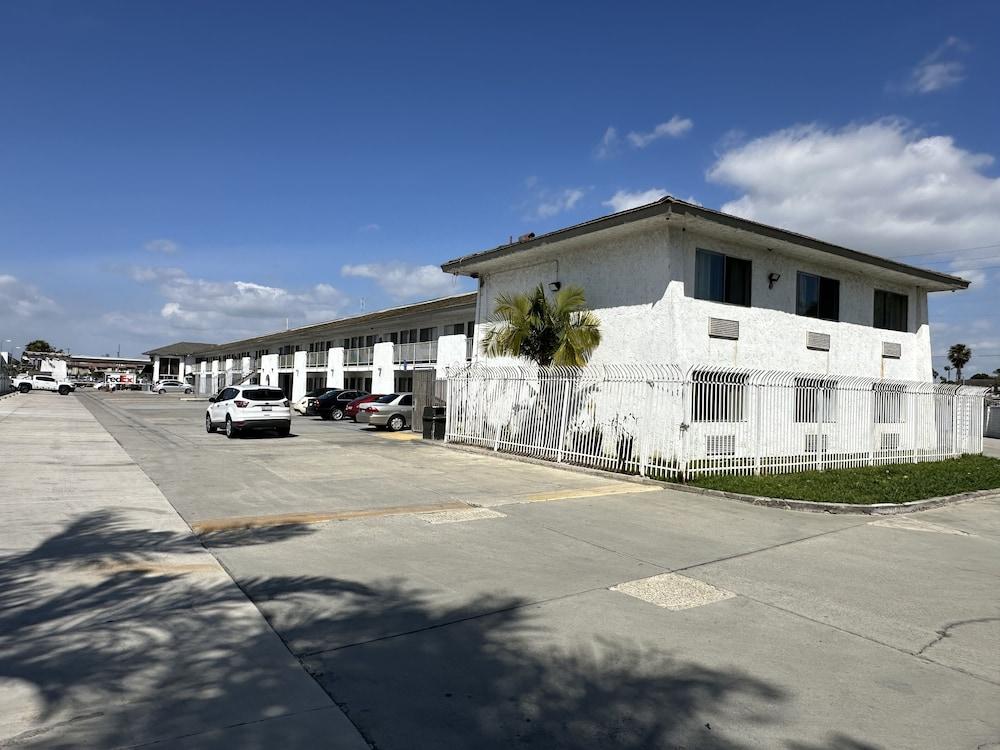 Garden Grove Inn photo 8