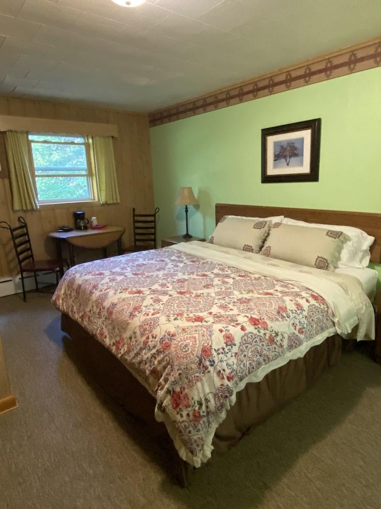 Royal Motel photo 7