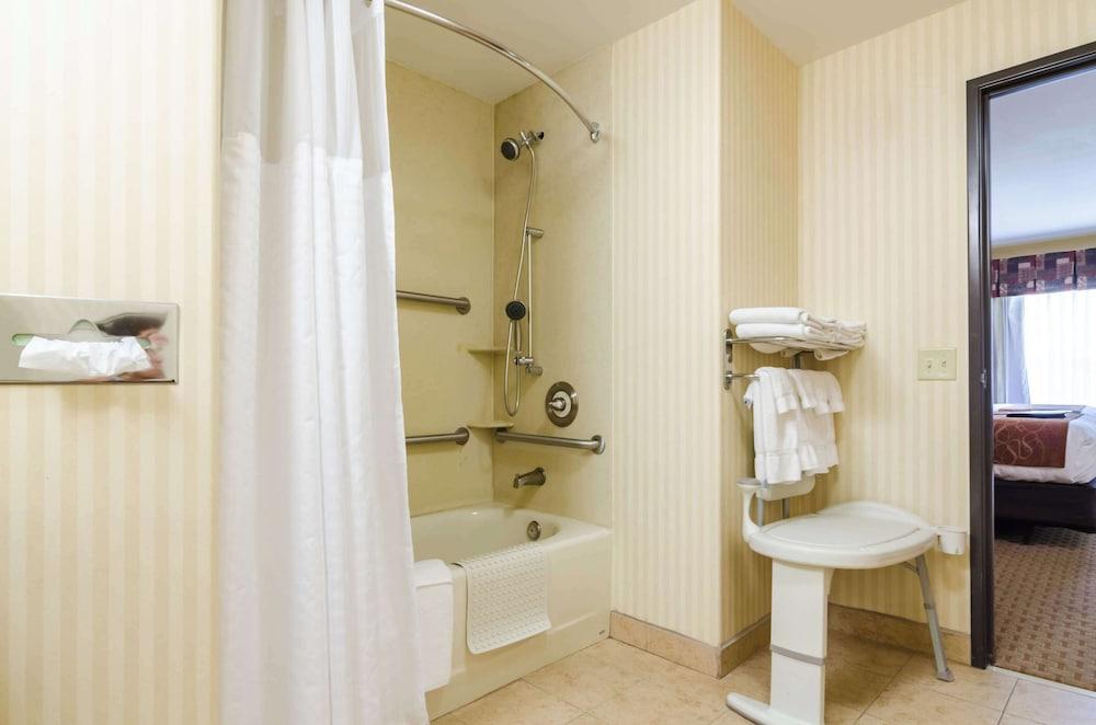 Comfort Suites Salina South photo 43