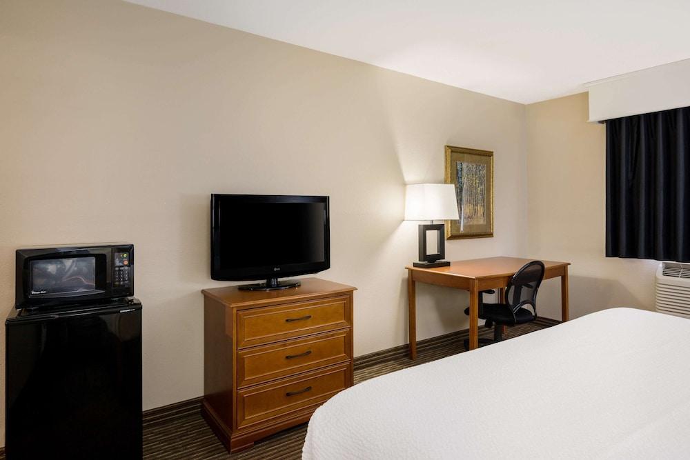 Revel Hotel Minot, SureStay Collection by Best Western photo 23