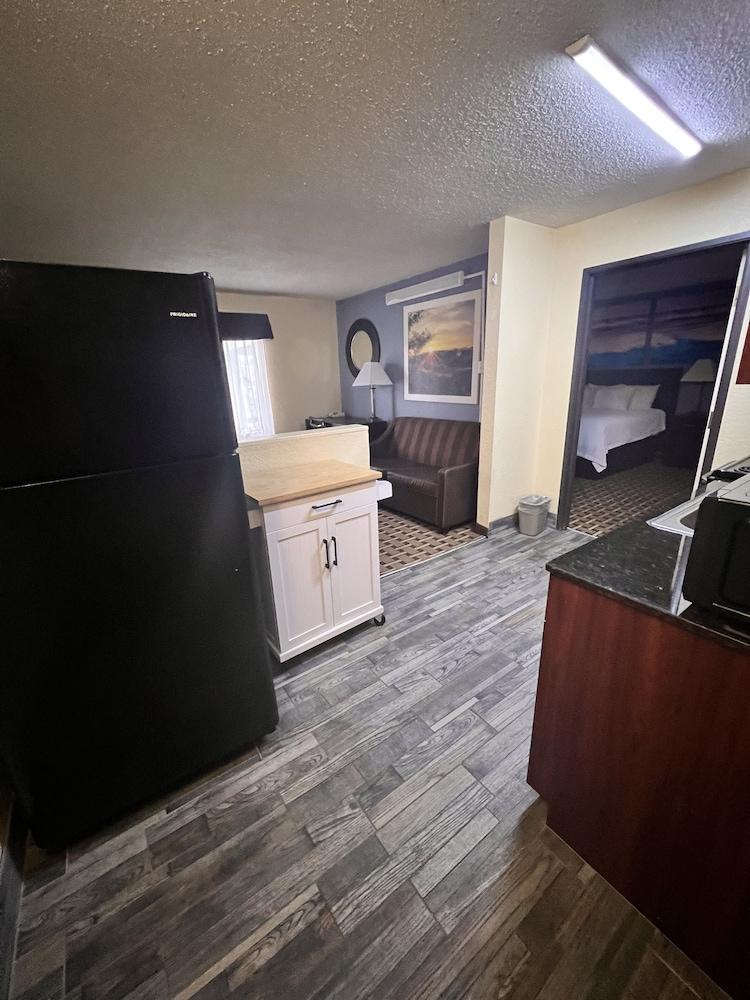 Days Inn by Wyndham Greenville South/Mauldin photo 36