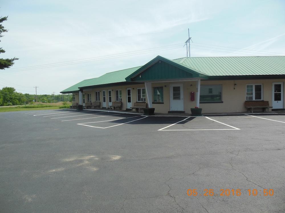 The Evergreen Motel photo 82