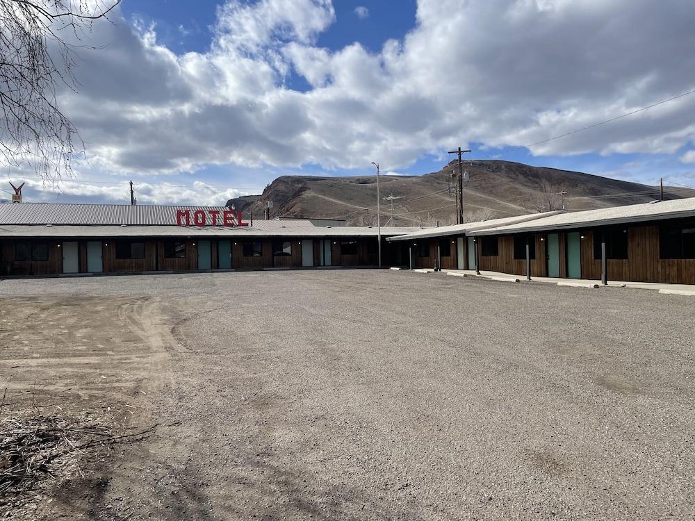 Challis Roadhouse photo 13