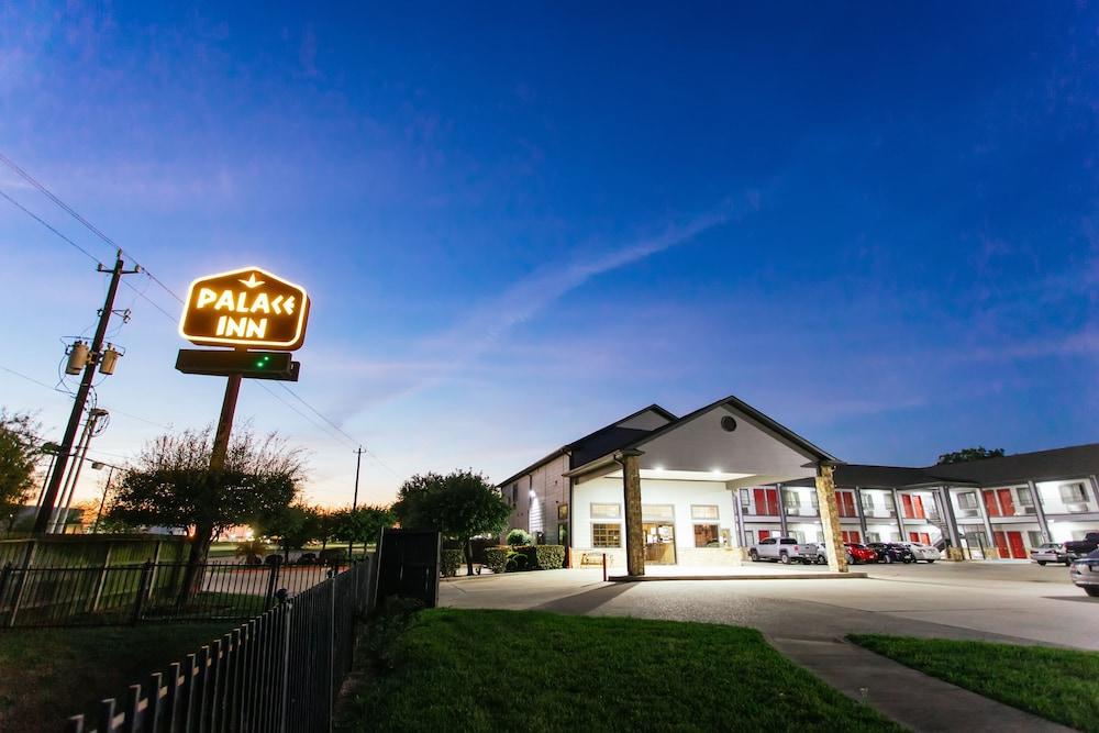 Palace Inn Baytown Spur TX-330 photo 53