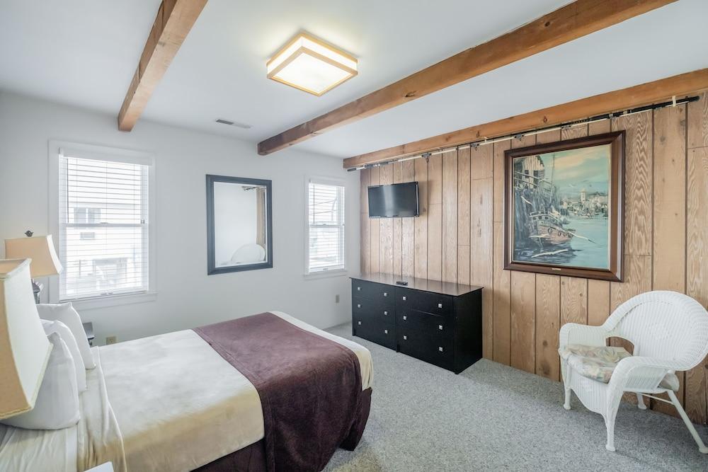 AA Heart of Wildwood Motels photo 27