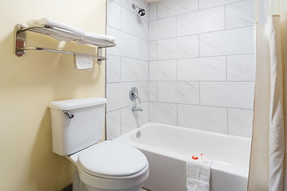 Days Inn by Wyndham Atmore photo 28