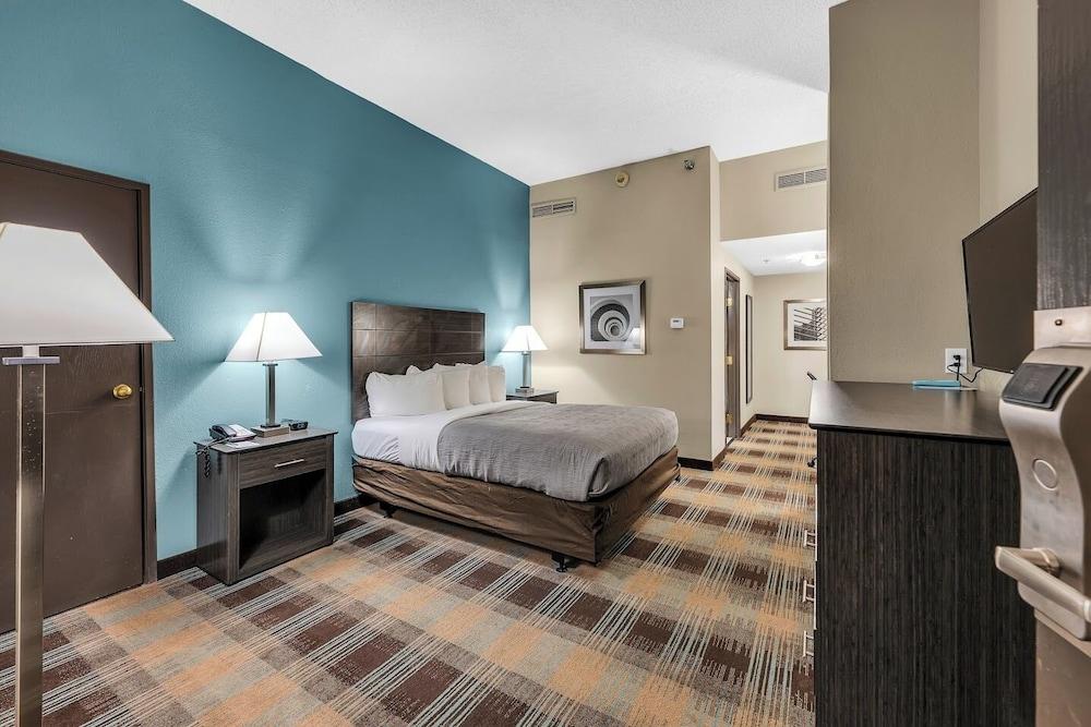 Quality Inn Roseville-Detroit North photo 21