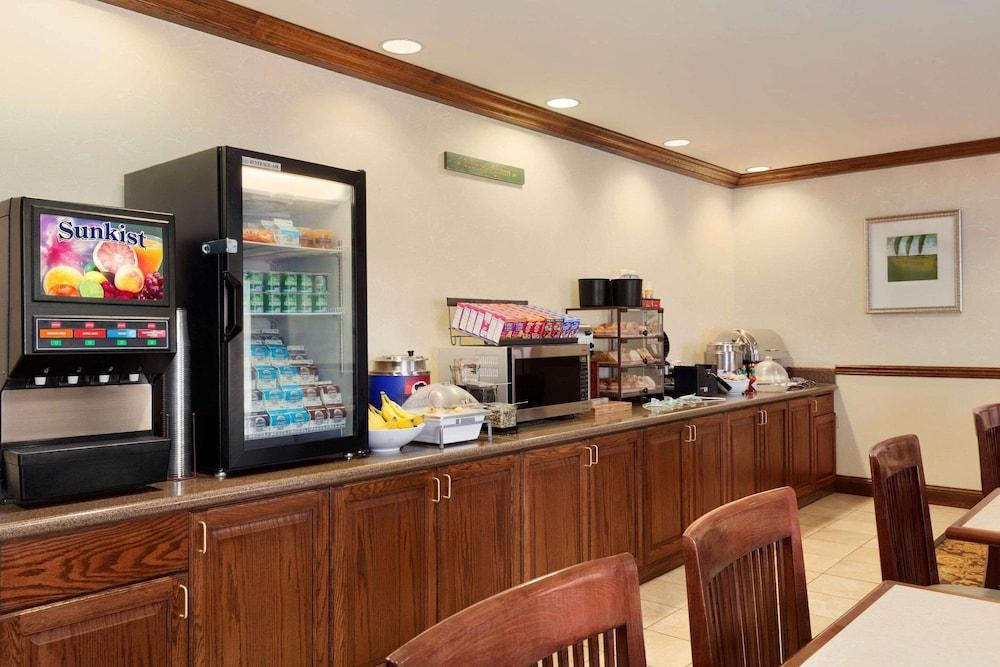 Garner Hotel Gillette South by IHG photo 3