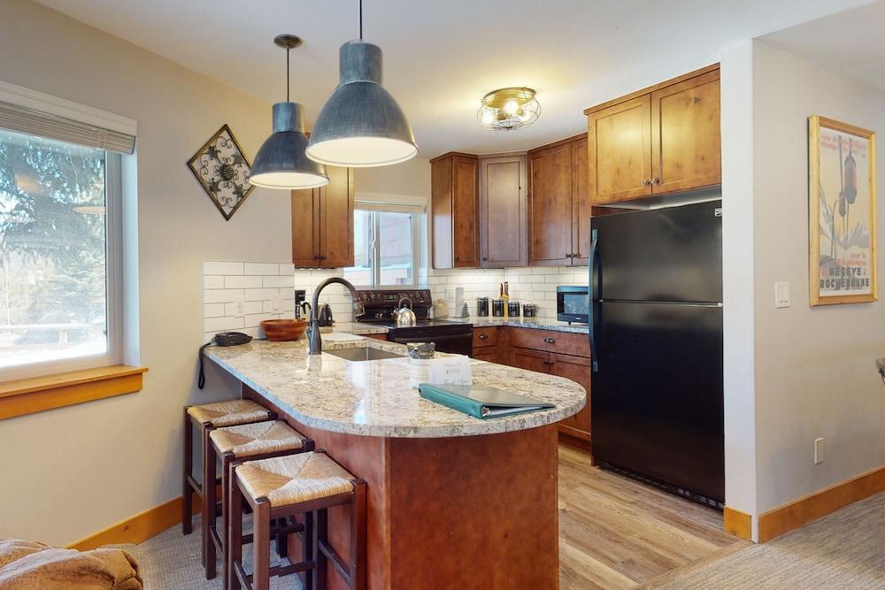 Pine Ridge Condominiums photo 20
