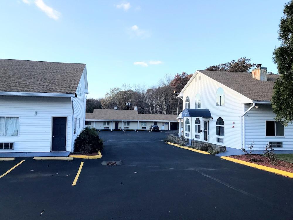 AmeriVu Inn & Suites photo 5