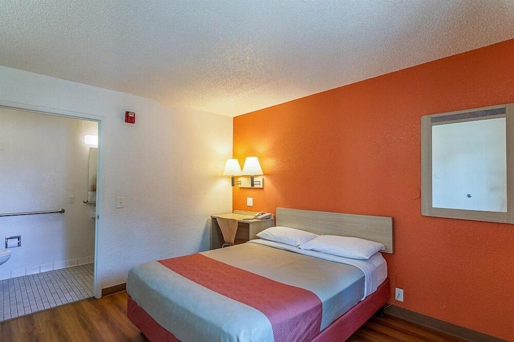Motel 6 Modesto CA photo 31