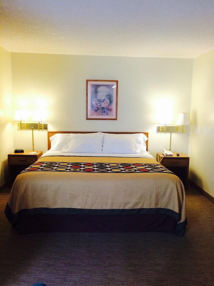 Brookshire Inn photo 7