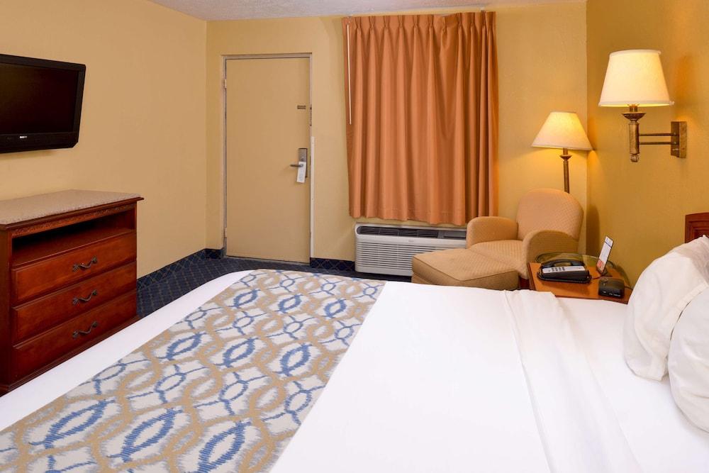 Americas Best Value Inn Monroeville photo 8