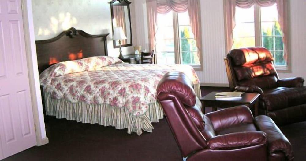 Smoketown Inn photo 6