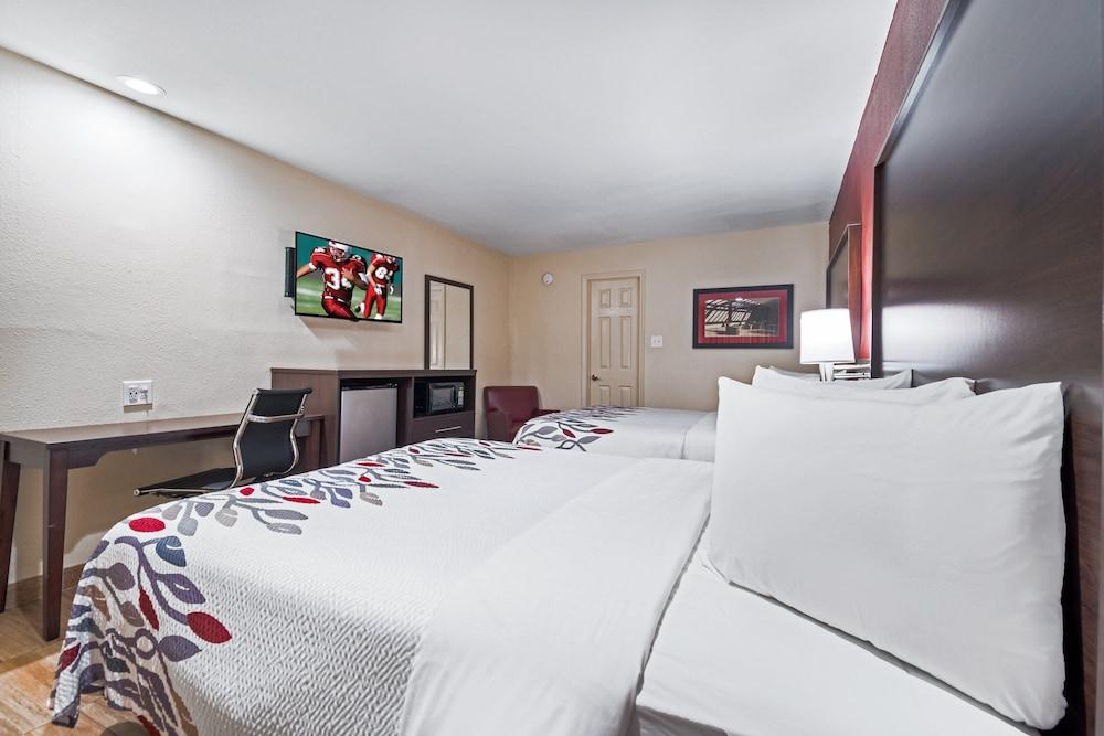 Red Roof Inn Houston – Spring North photo 9
