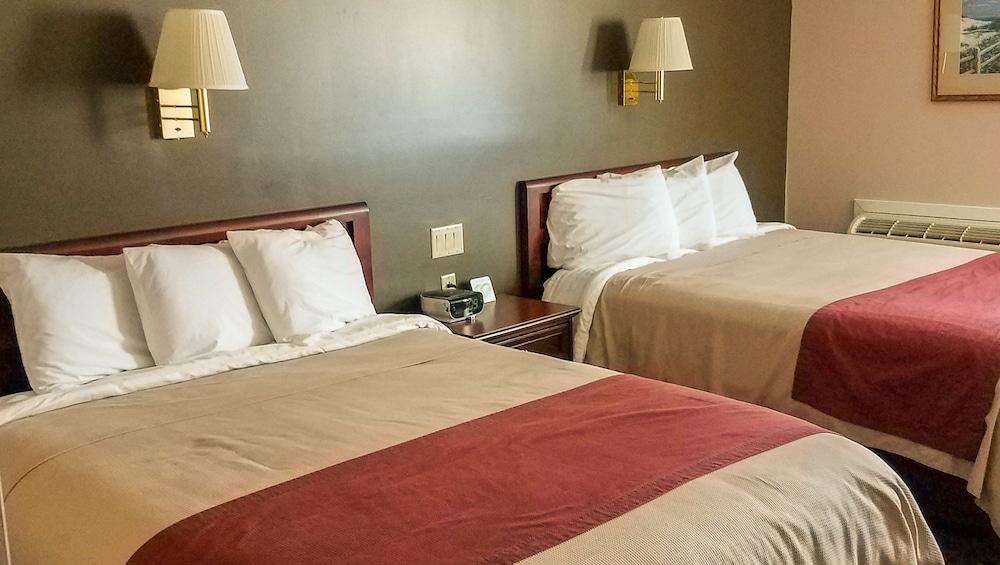 Iveys Motor Lodge Houlton photo 13