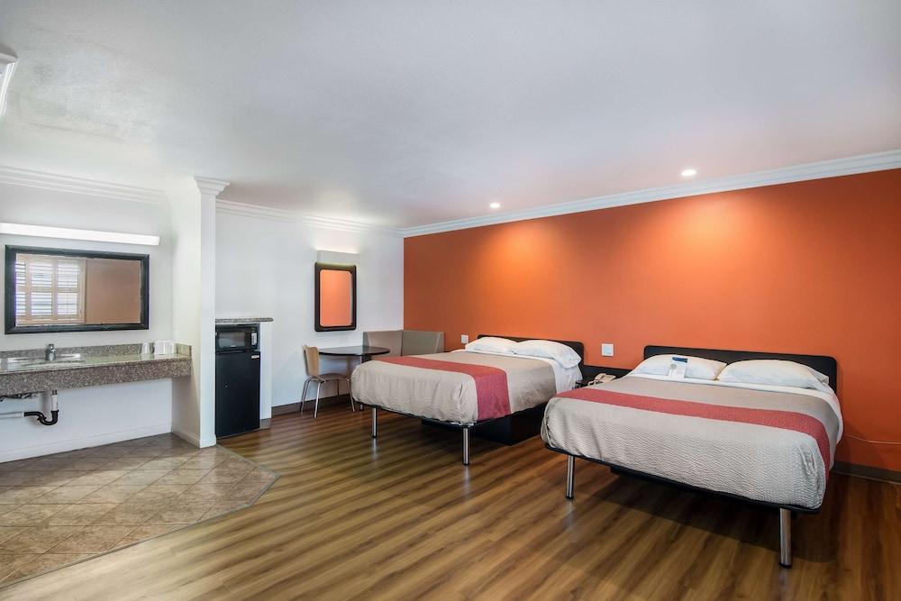 Motel 6 Lomita, CA photo 16