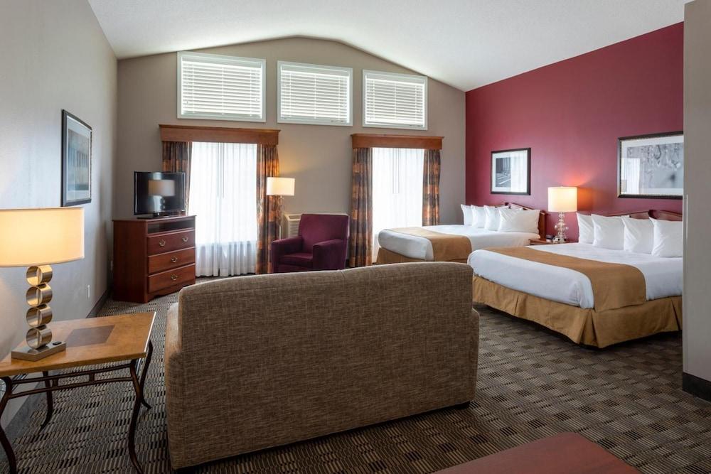 GrandStay Hotel & Suites photo 17