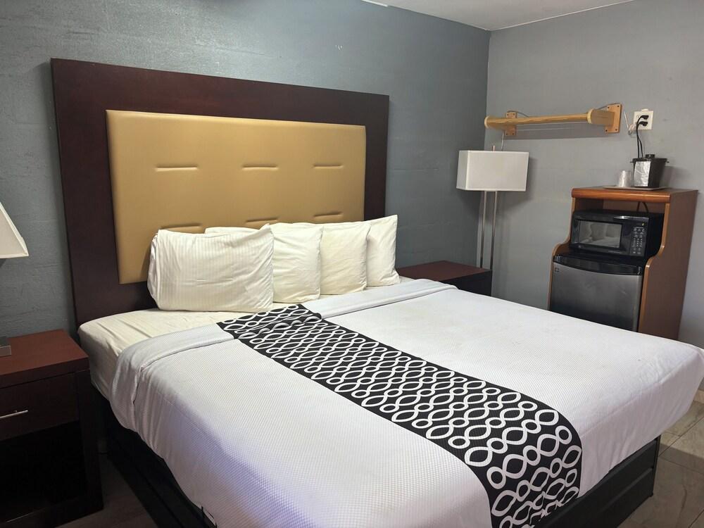 Budget Inn photo 4