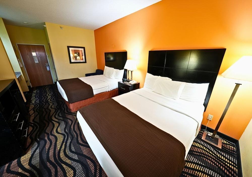 Rock Island Inn & Suites Streator IL photo 3