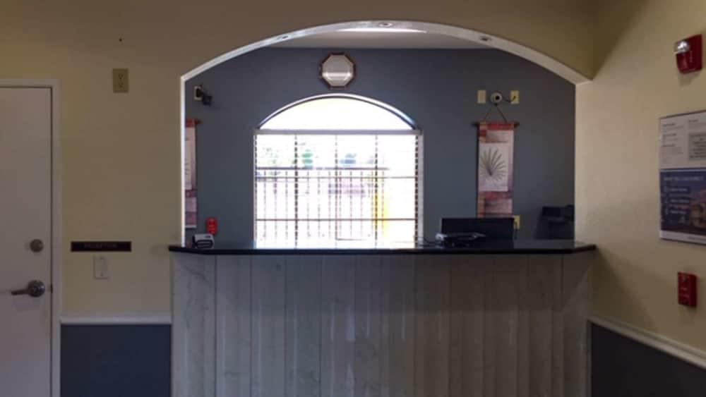 Motel 6 Tyler, TX photo 2