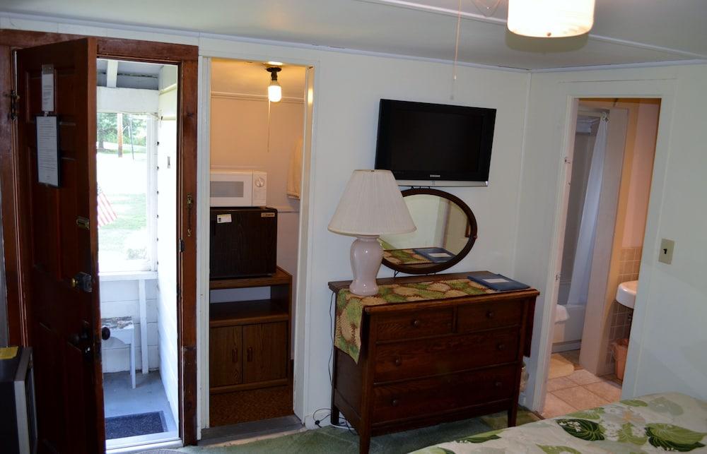 Chamber Lane Motel photo 22