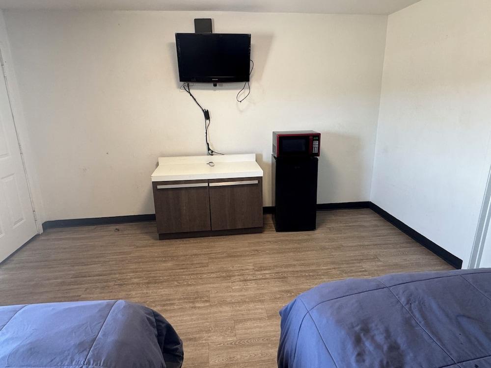 Classic Inn Motel photo 8