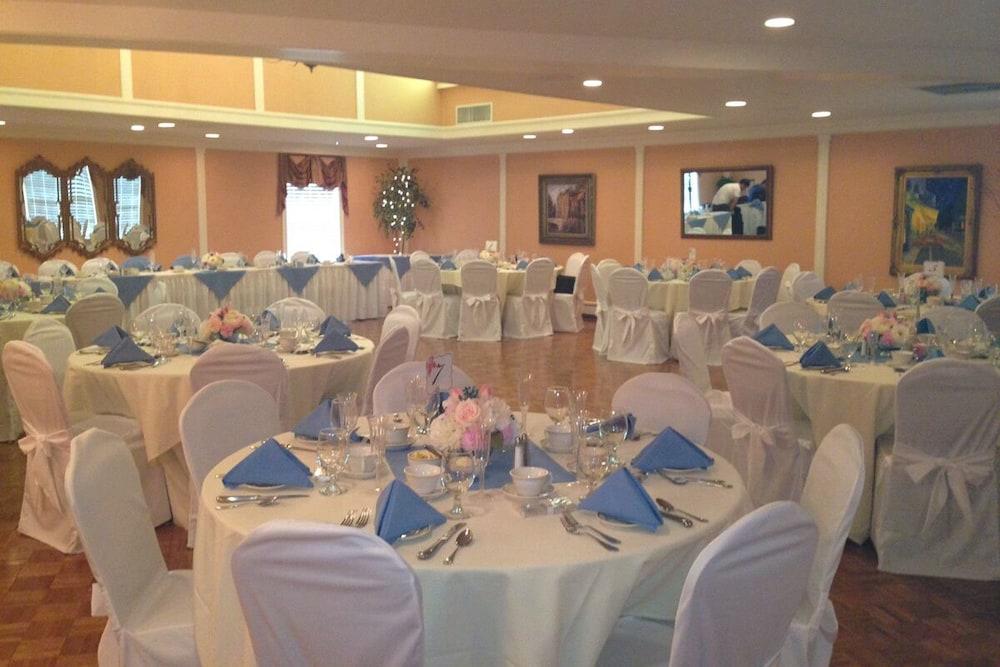 Plumsteadville Inn photo 12